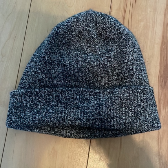 Coal Toque - Picture 2 of 2